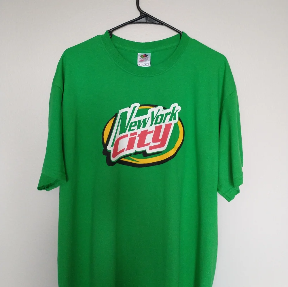 New York City Logo Graphic T-shirt | - Picture 3 of 6